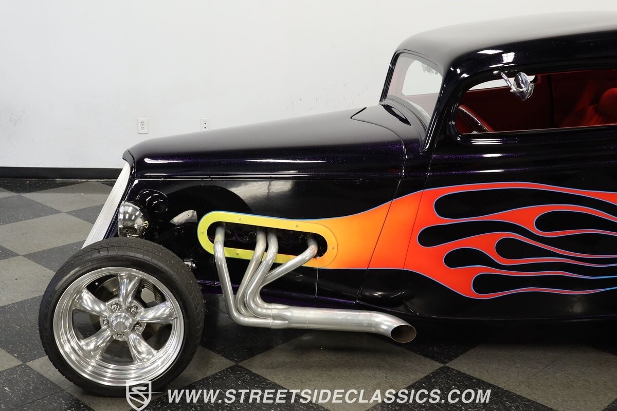 Ford-3-Window-1933-Coupe-22
