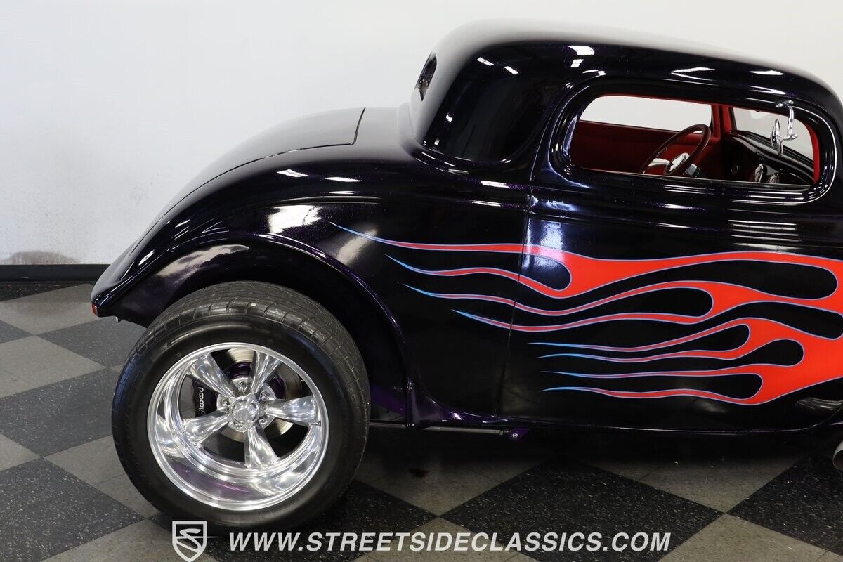 Ford-3-Window-1933-Coupe-27