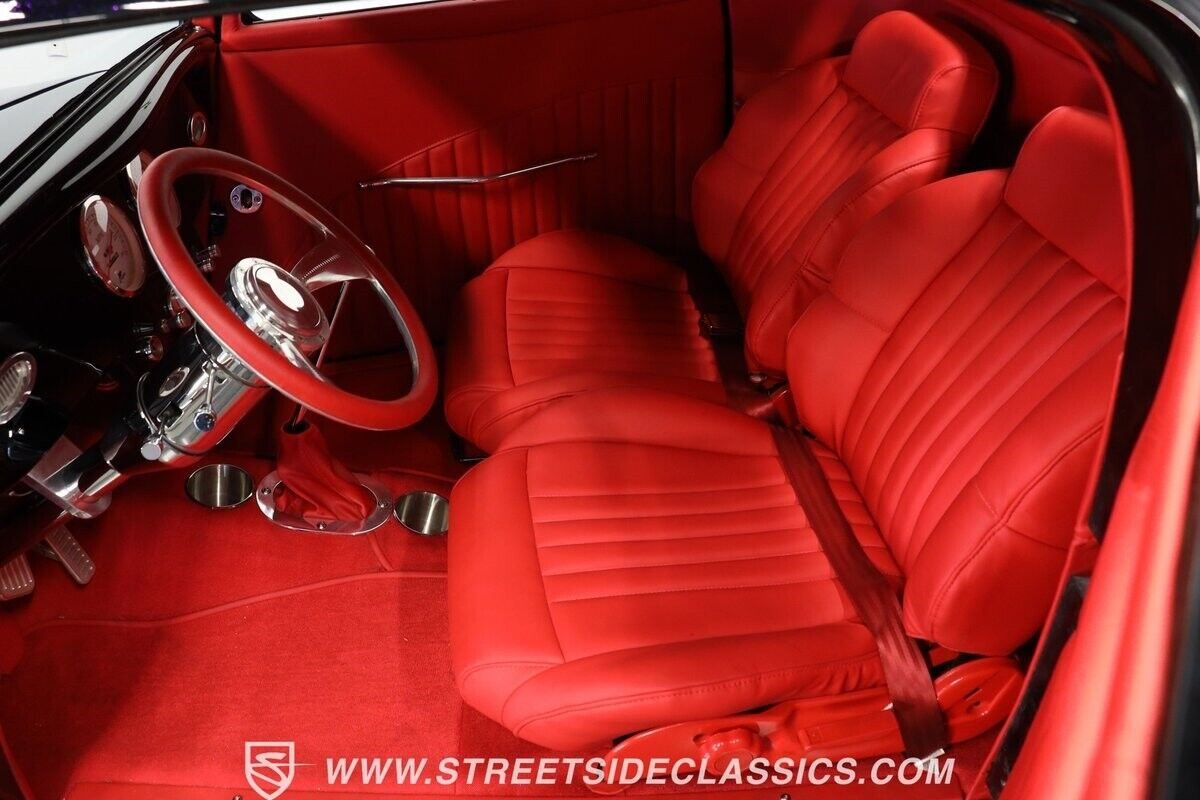 Ford-3-Window-1933-Coupe-34