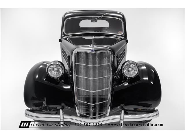Ford-3-Window-1935-2dr-Car-10
