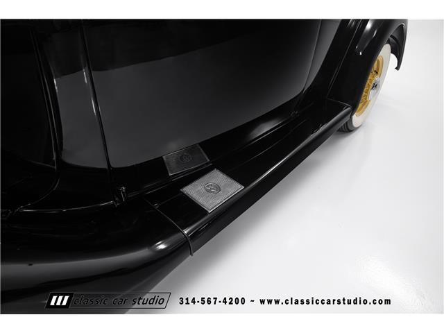 Ford-3-Window-1935-2dr-Car-16