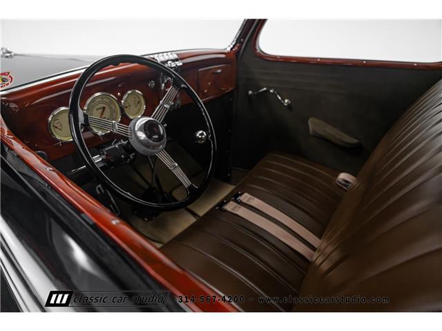 Ford-3-Window-1935-2dr-Car-18