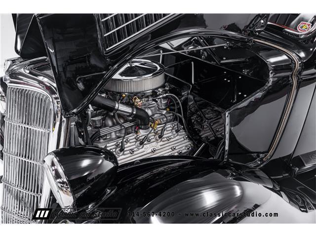 Ford-3-Window-1935-2dr-Car-2