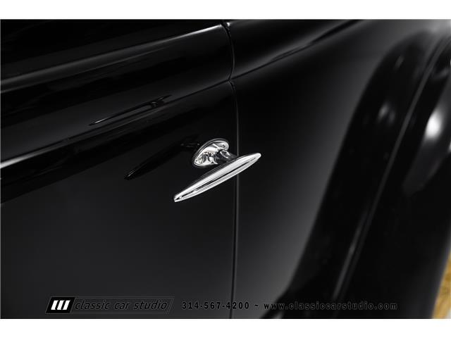 Ford-3-Window-1935-2dr-Car-20