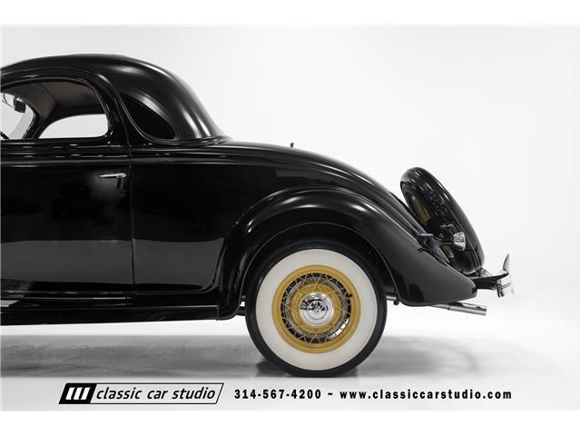 Ford-3-Window-1935-2dr-Car-21