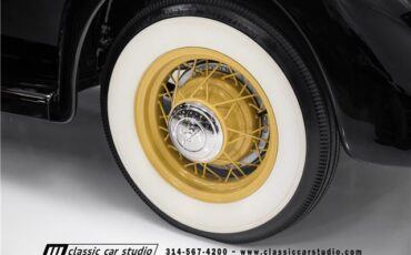 Ford-3-Window-1935-2dr-Car-22