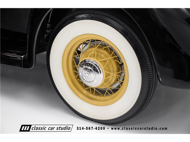 Ford-3-Window-1935-2dr-Car-22