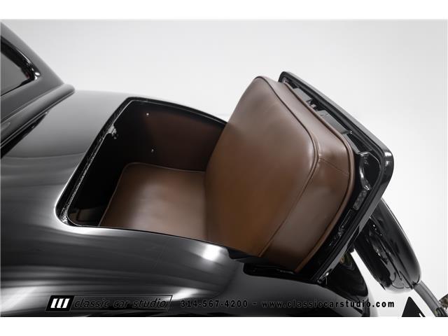 Ford-3-Window-1935-2dr-Car-26