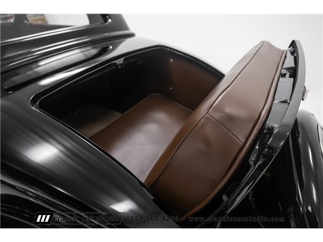 Ford-3-Window-1935-2dr-Car-27