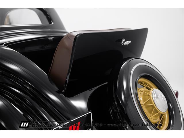 Ford-3-Window-1935-2dr-Car-28