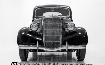 Ford-3-Window-1935-2dr-Car-3