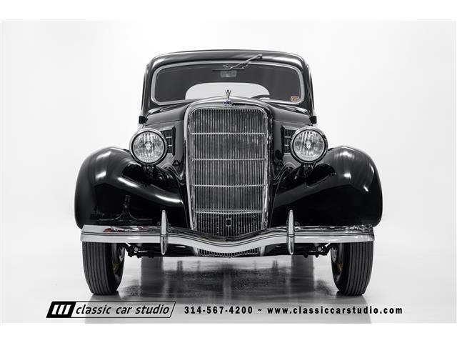 Ford-3-Window-1935-2dr-Car-3