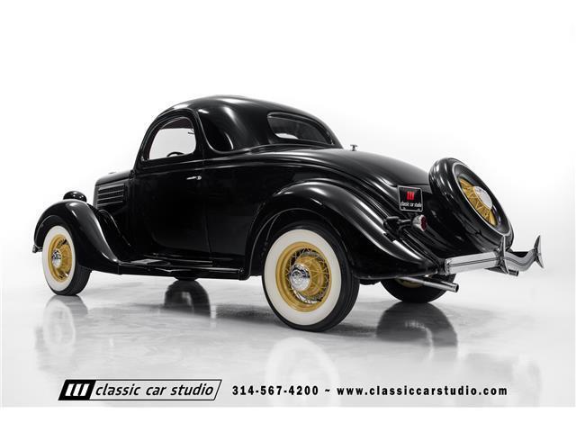 Ford-3-Window-1935-2dr-Car-30