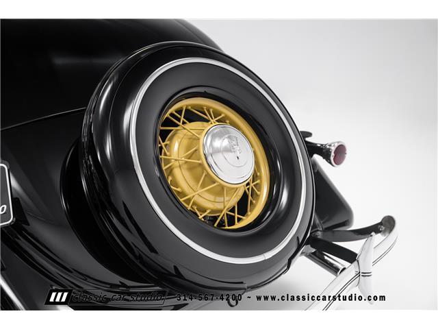 Ford-3-Window-1935-2dr-Car-33