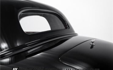 Ford-3-Window-1935-2dr-Car-35