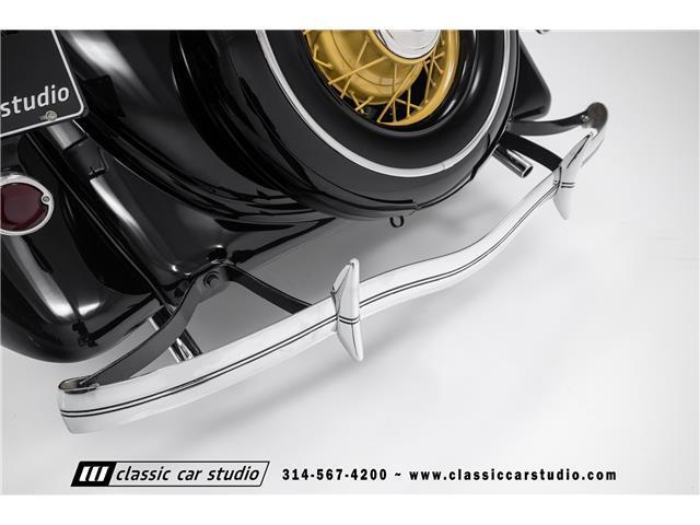 Ford-3-Window-1935-2dr-Car-37