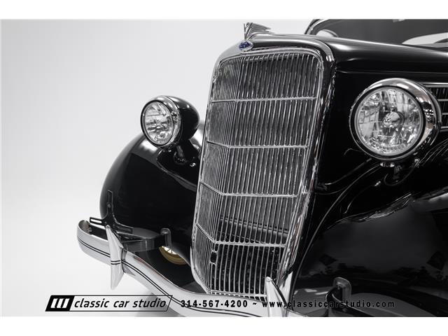 Ford-3-Window-1935-2dr-Car-8