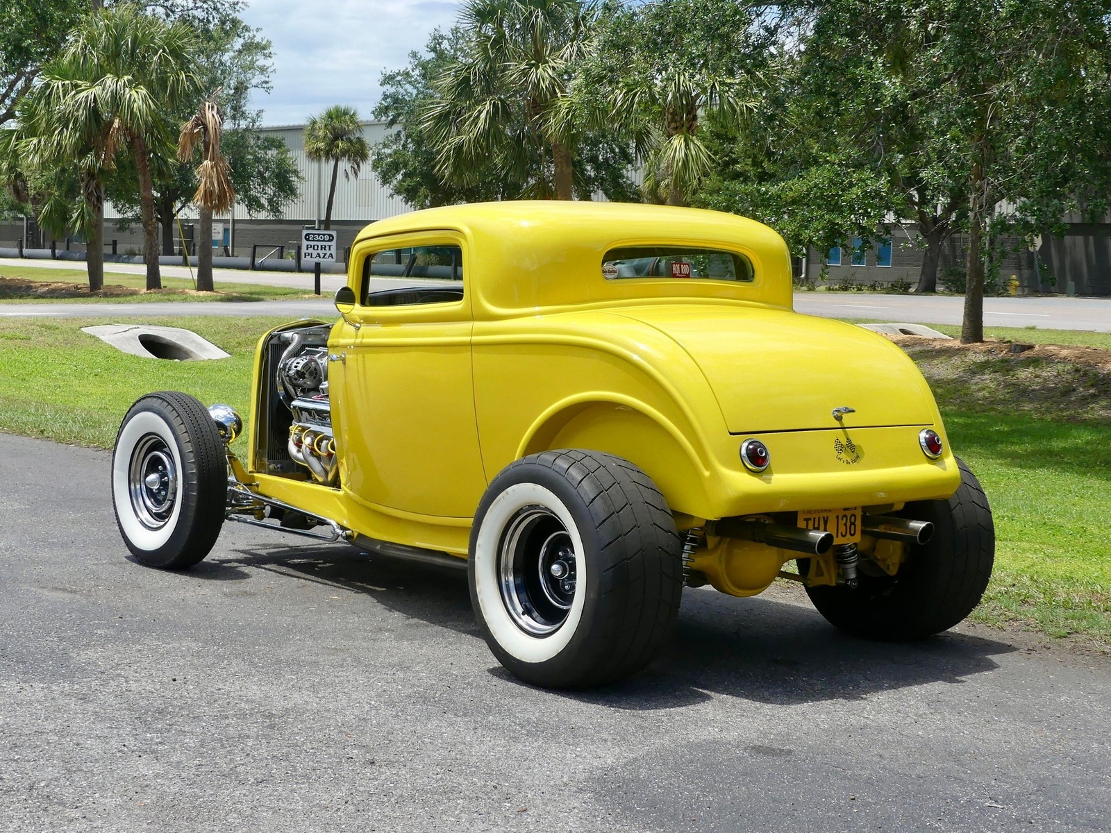 Ford-3-Window-Coupe-1932-Coupe-10