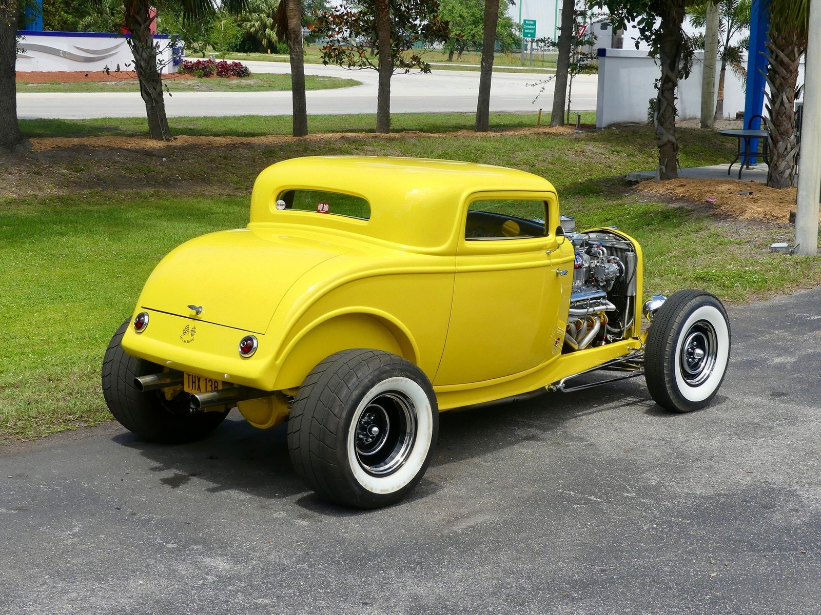Ford-3-Window-Coupe-1932-Coupe-17