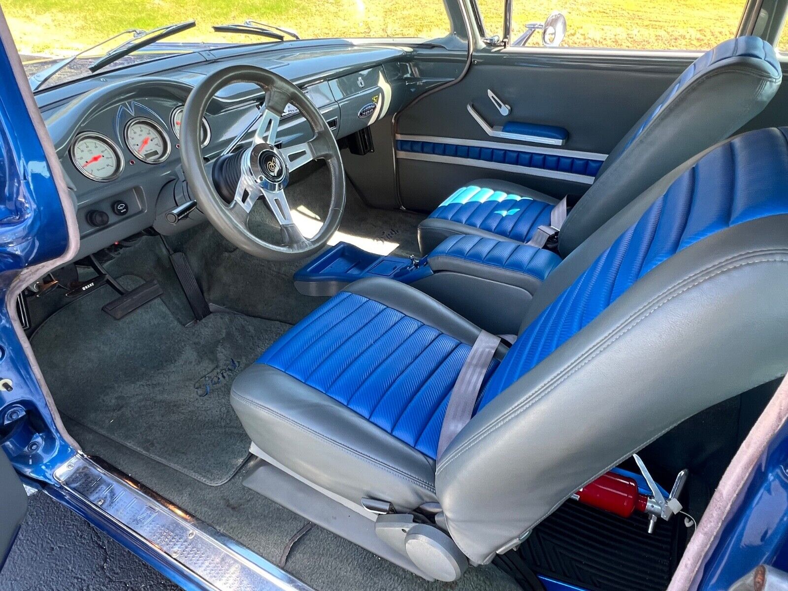 Ford-300-custom-1957-Coupe-11