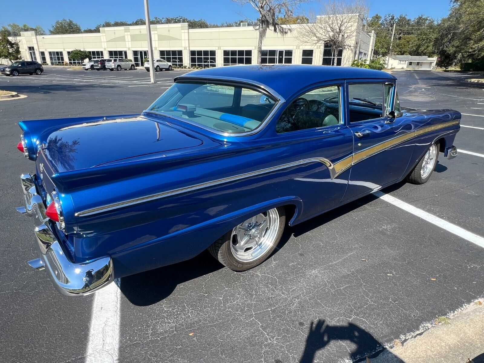 Ford-300-custom-1957-Coupe-4