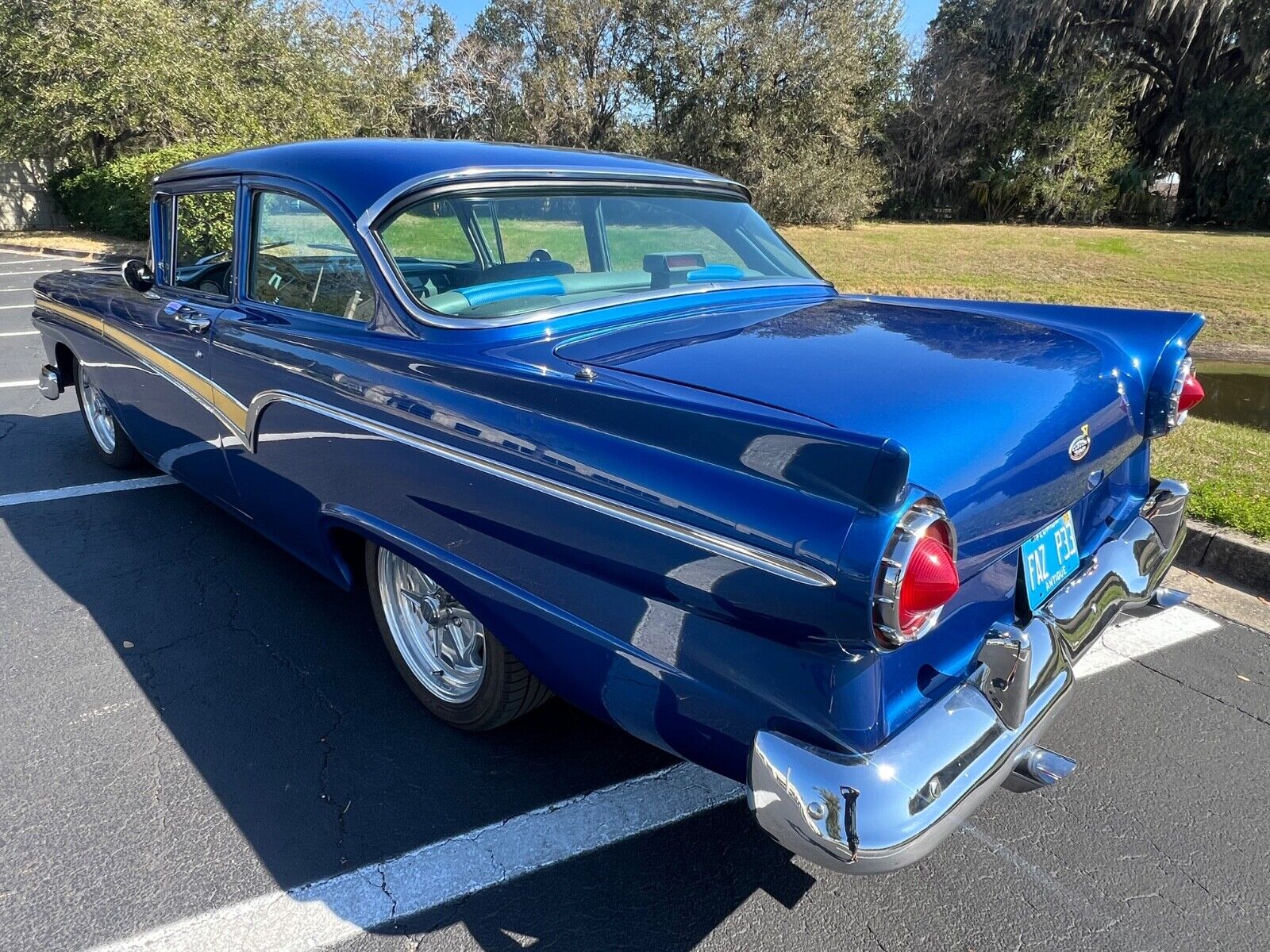 Ford-300-custom-1957-Coupe-6