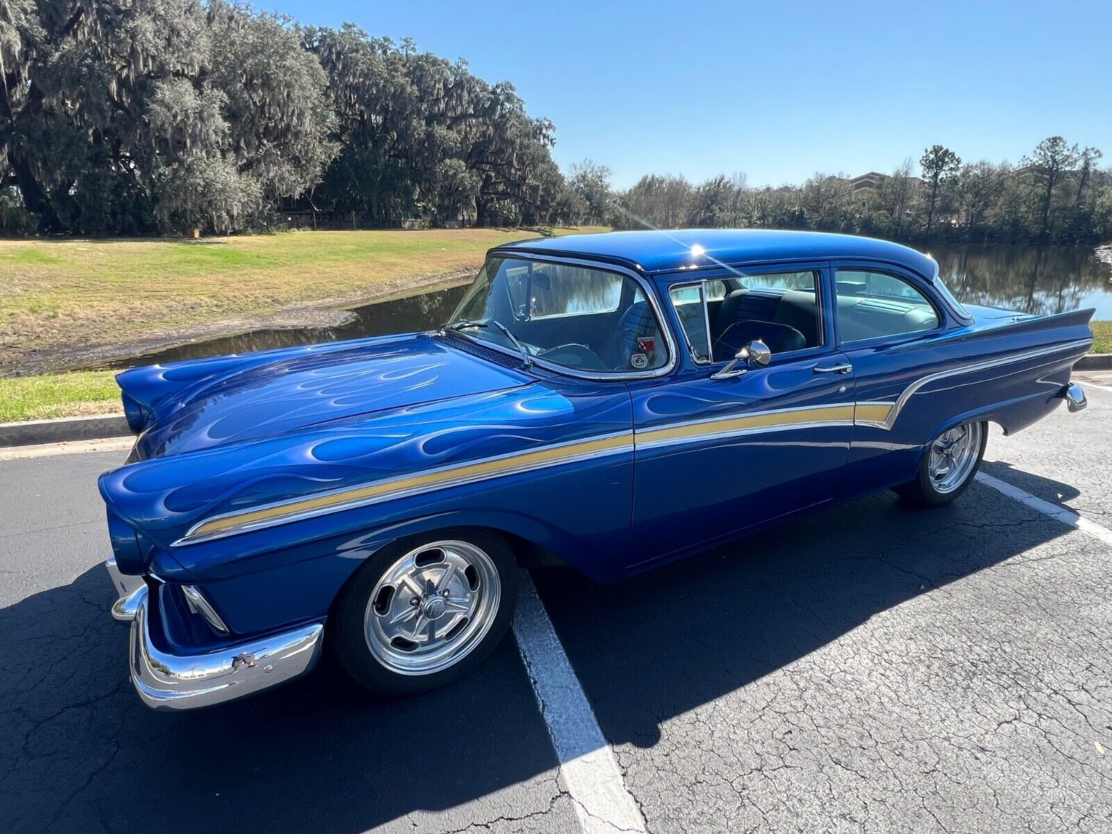 Ford-300-custom-1957-Coupe