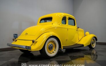 Ford-5-Window-1934-Coupe-18