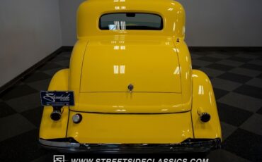 Ford-5-Window-1934-Coupe-19