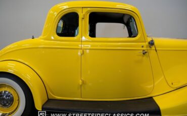 Ford-5-Window-1934-Coupe-23