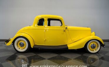Ford-5-Window-1934-Coupe-25
