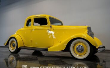 Ford-5-Window-1934-Coupe-30