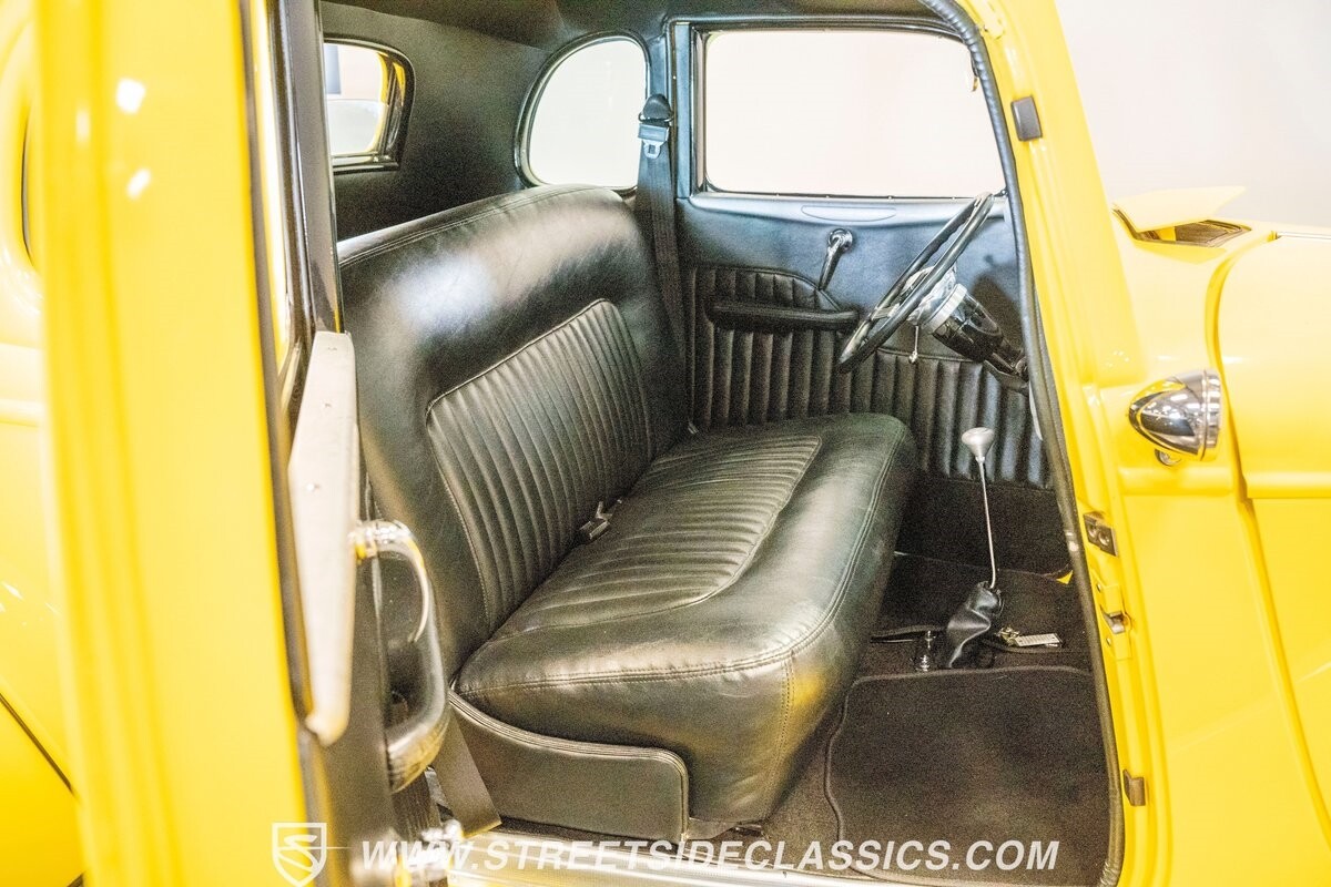 Ford-5-Window-1934-Coupe-31