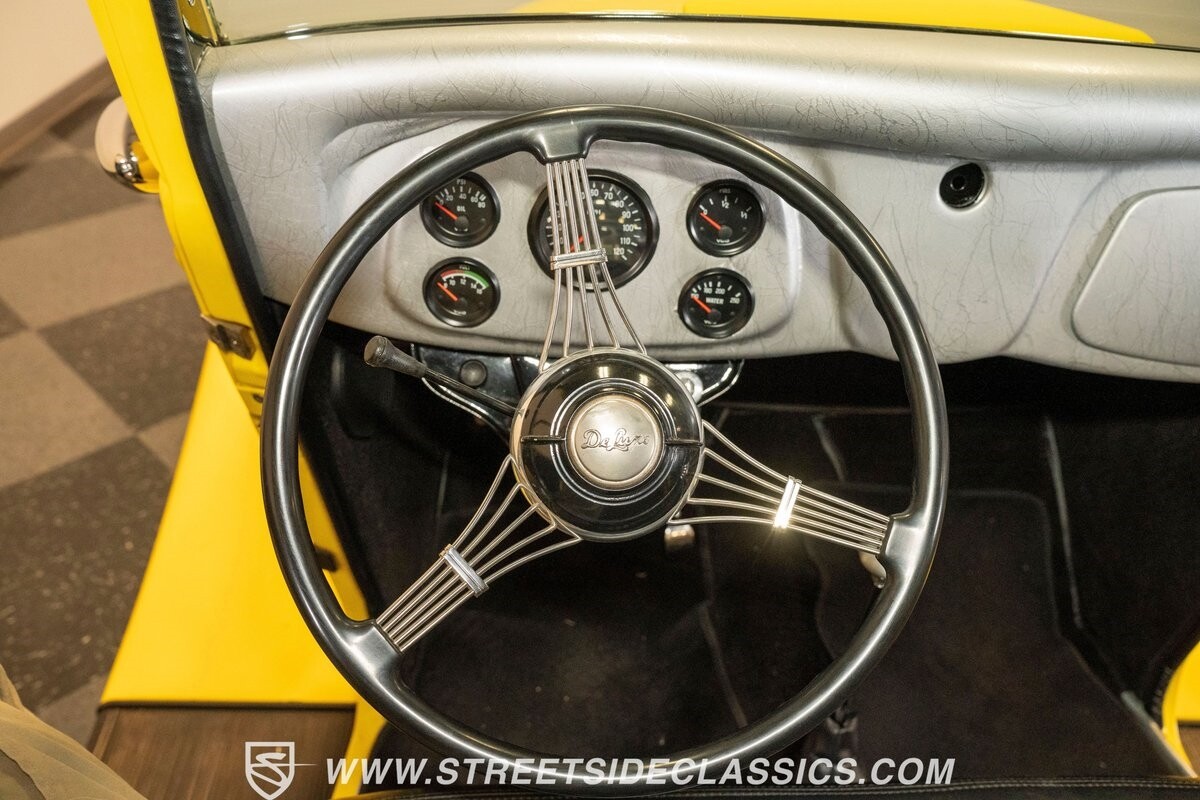 Ford-5-Window-1934-Coupe-36