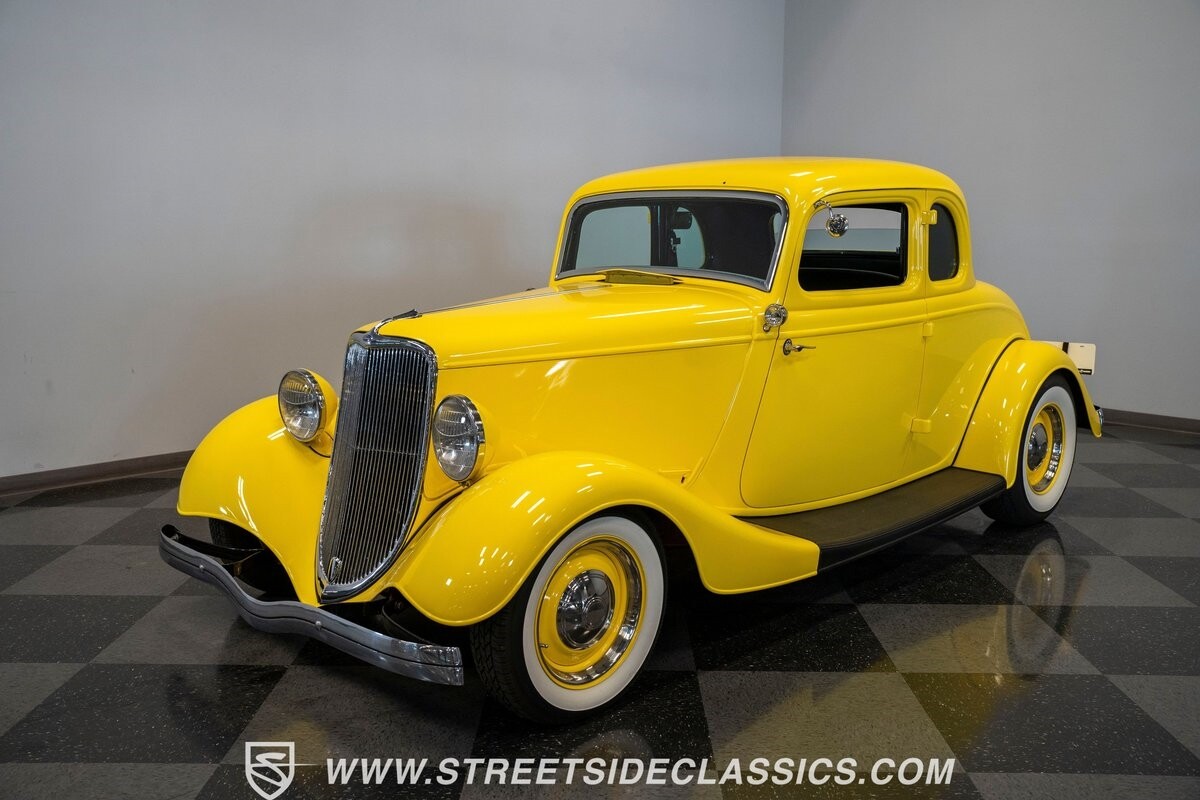 Ford-5-Window-1934-Coupe-6