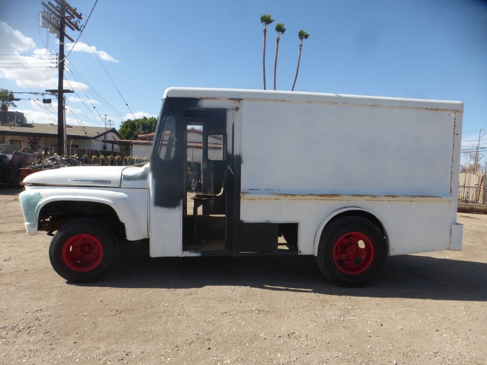 Ford-500-1961-MILK-TRUCK-1