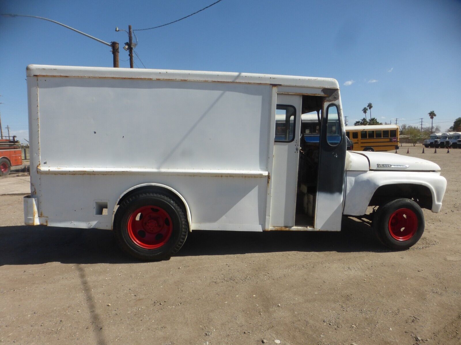 Ford-500-1961-MILK-TRUCK-5