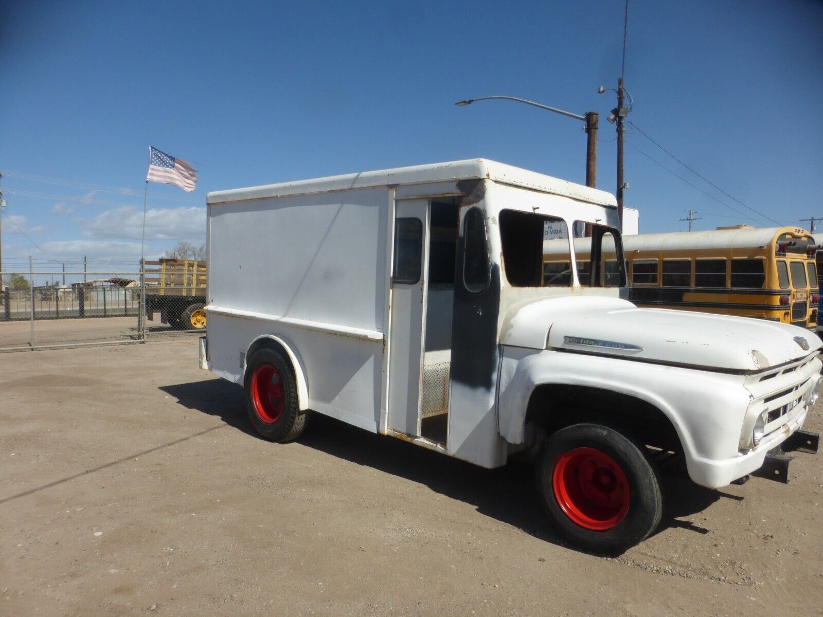 Ford-500-1961-MILK-TRUCK-6