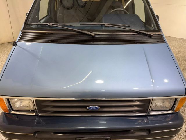 Ford-Aerostar-1989-Van-11