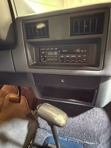 Ford-Aerostar-1989-Van-30