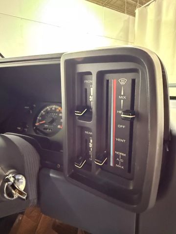 Ford-Aerostar-1989-Van-31