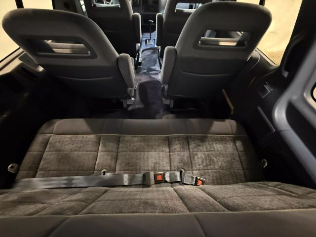 Ford-Aerostar-1989-Van-32