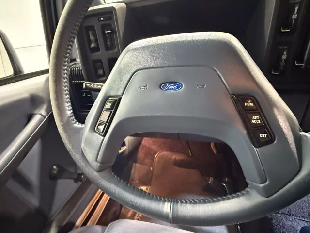 Ford-Aerostar-1989-Van-34