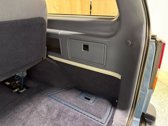 Ford-Aerostar-1989-Van-37