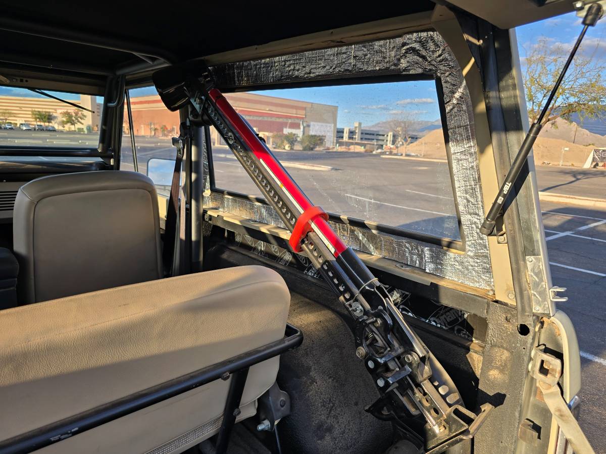 Ford-Bronco-1966-11