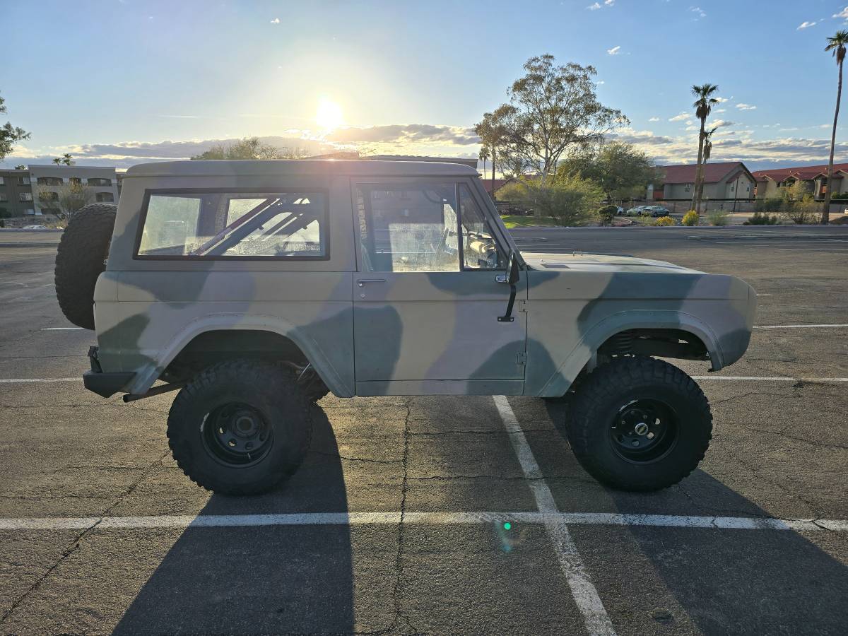 Ford-Bronco-1966-17