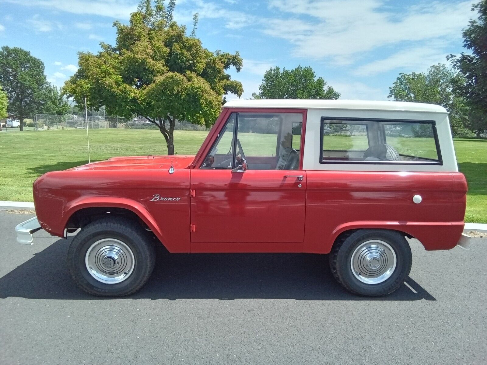 Ford-Bronco-1966-Convertible-1