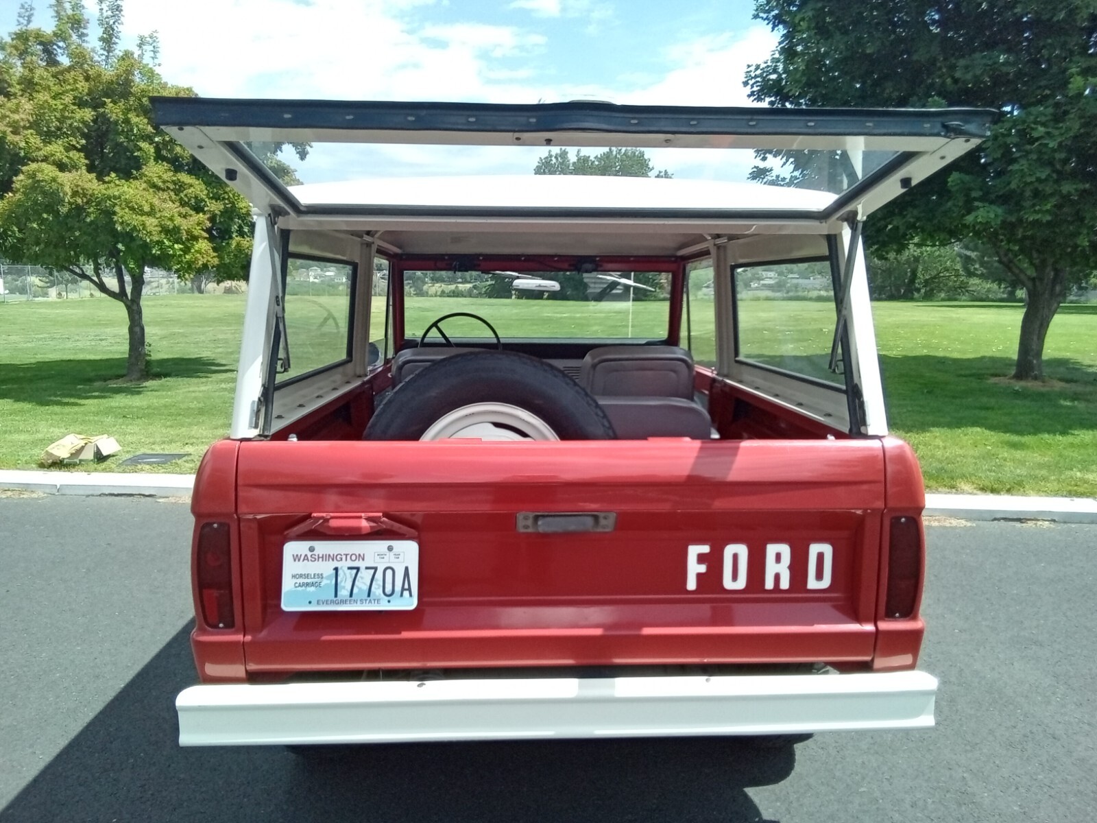 Ford-Bronco-1966-Convertible-17