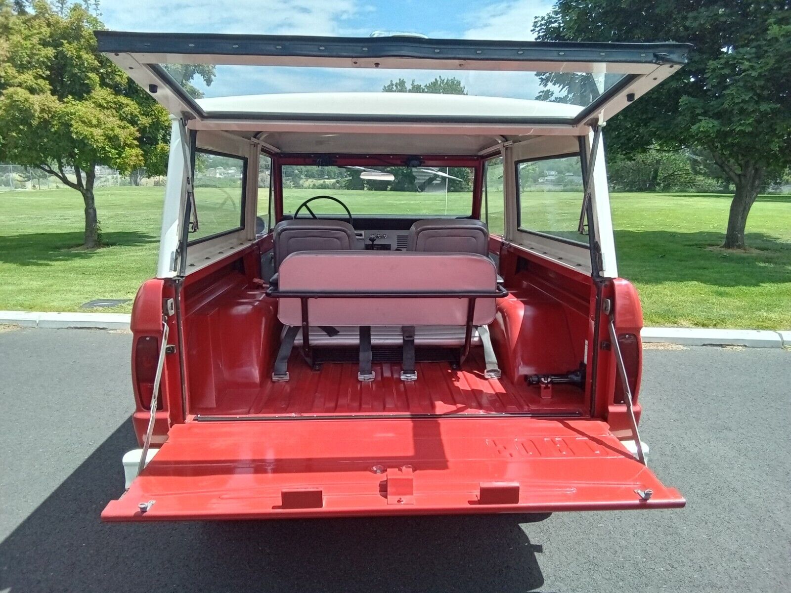 Ford-Bronco-1966-Convertible-18