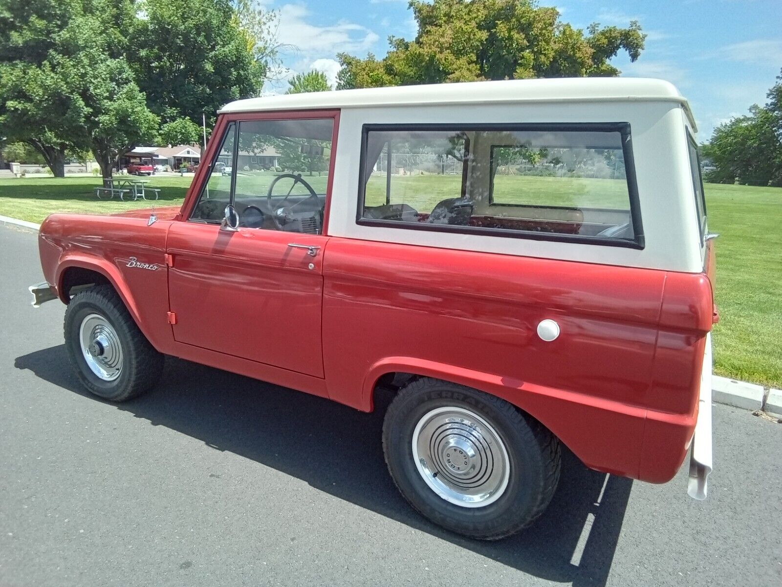 Ford-Bronco-1966-Convertible-2